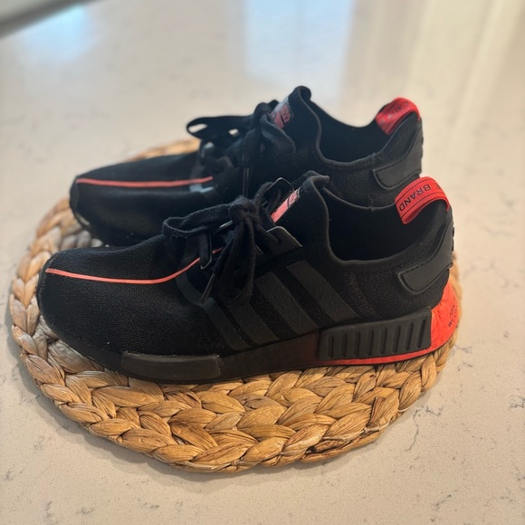 Mens Adidas NMD R1 Star Wars Sneakers Black Red Size 8 - Picture 3 of 8
